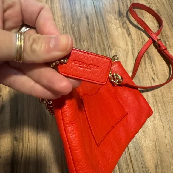 Coach Red Crossbody Bag with Sleek Design - Picture 6 of 6